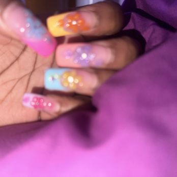 Pinky's Nail Spa - We're done 5/3 - it's 5/21 - no cracks , no chips . - Nail Salons Near Me - Clermont, Florida