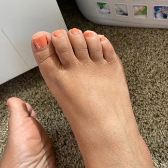 Vu Lily Nail - I LOVE MY COLOR, but look at the paint work and my pinky toe cuticle wasn't even done right! $35 plus tip for this... - Nail Salons Near Me - Philadelphia, Pennsylvania