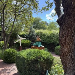 Santa Fe Art Tours - Sculpture garden and site for an interactive art activity.