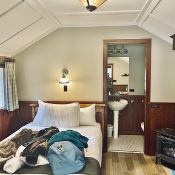 Johnston Canyon Lodge & Bungalows - Resorts Near Me - Banff, Alberta Johnston Canyon Lodge & Bungalows - Resorts Near Me - Banff, Alberta