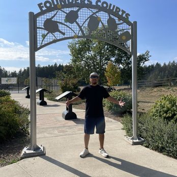Battle Point Park - Entry to the court - Parks Near Me - Bainbridge Island, Washington Battle Point Park - Entry to the court - Parks Near Me - Bainbridge Island, Washington