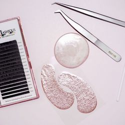 Living Lashious - Supplies