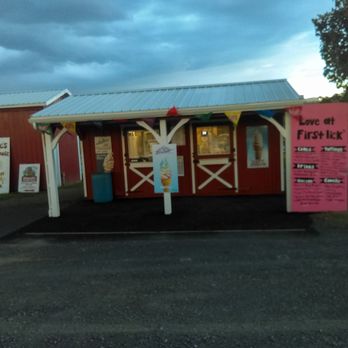 Minard's Family Farm - That's the ice cream stand with Excellent ice cream! - Farmers Market Near Me - Clintondale, New York Minard's Family Farm - That's the ice cream stand with Excellent ice cream! - Farmers Market Near Me - Clintondale, New York