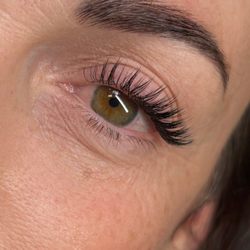 Laura rae Lash Artistry 