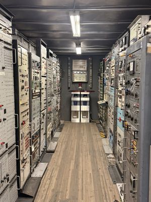 Apex Electronics/Apex Surplus Corporation by null