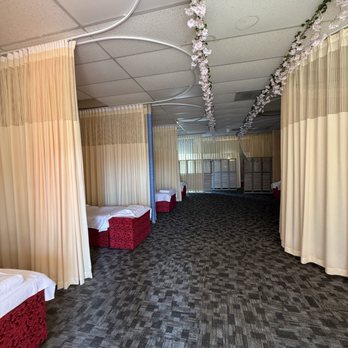 IRIX Reflexology Foot Spa - Reflexology massage studio. Entry to rooms - Massage Near Me - Torrance, California