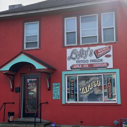 Lefty's Tattoo Parlor