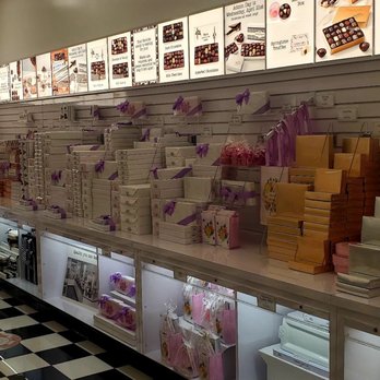 See's Candies - Chocolatiers & Shops Near Me - Glendale, California See's Candies - Chocolatiers & Shops Near Me - Glendale, California