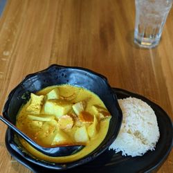 Silk Elephant - Yellow Curry w/Tofu