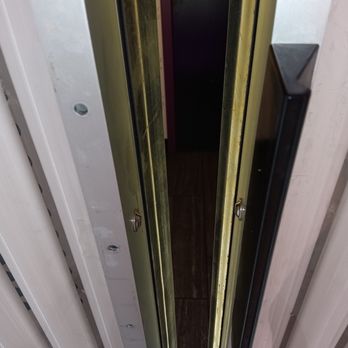 Planet Fitness - Broken door handle - Gyms Near Me - Carlsbad, California Planet Fitness - Broken door handle - Gyms Near Me - Carlsbad, California