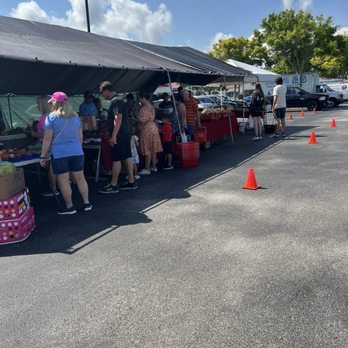 Pine Ridge Road Farmers Market - My favorite produce vendor - Farmers Market Near Me - Naples, Florida Pine Ridge Road Farmers Market - My favorite produce vendor - Farmers Market Near Me - Naples, Florida