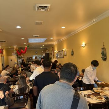 San Tung - Inside the restaurant - Chinese Near Me - San Francisco, California San Tung - Inside the restaurant - Chinese Near Me - San Francisco, California