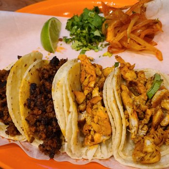 El Sombrero Mexican Grill - 2 Chorizo tacos ($5.50) and 2 Pollo Asado ($5.50) - Mexican Near Me - Ocoee, Florida