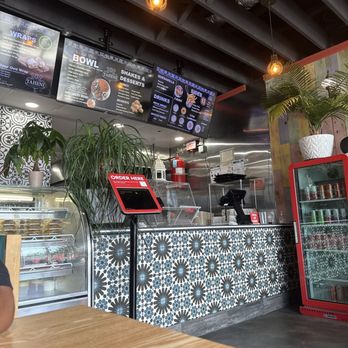Taheni - Inside - Middle Eastern Near Me - Lindenhurst, New York