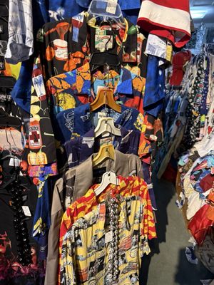 Bailey's Antiques and Aloha Shirts by null