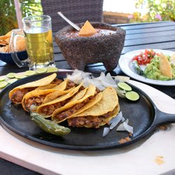 El Mesón Principal - Tacos de cabeza