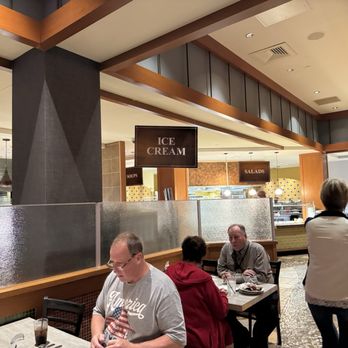 Guy Fieri's Mt. Pocono Kitchen - Tables - American Near Me - Mount Pocono, Pennsylvania