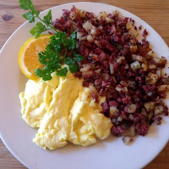 Tre Kronor - Wired corn beef - Breakfast & Brunch Near Me - Chicago, Illinois