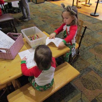 Great Wolf Lodge - Arts and crafts area - Resorts Near Me - Traverse City, Michigan