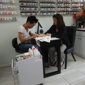 Redondo 7 Nails - Raymond at work! - Nail Salons Near Me - Long Beach, California