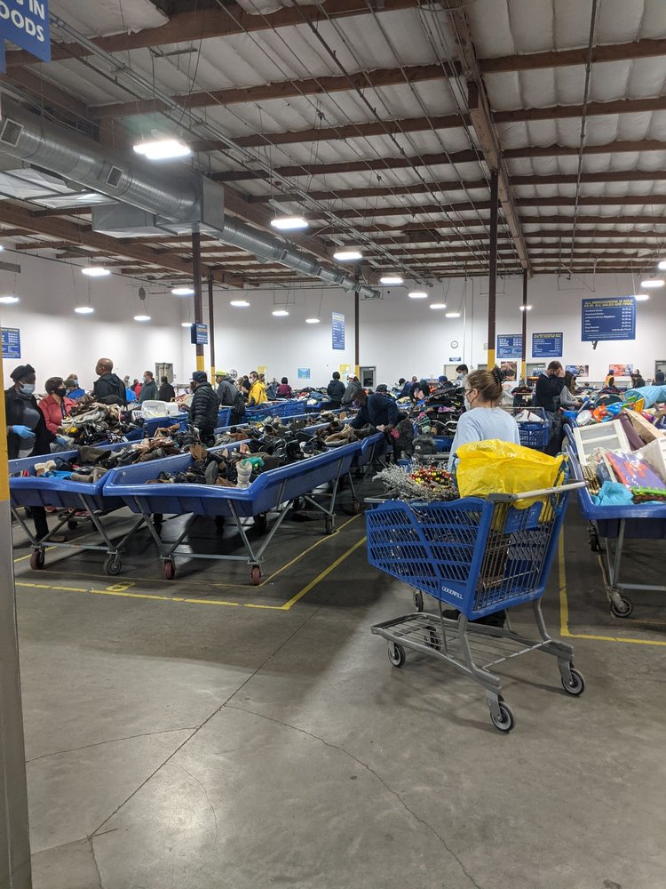 GOODWILL OUTLET STORE 12 Photos & 43 Reviews Thrift Stores 2920