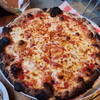 Da Legna x NOLO - Cheese Pizza - Pizza Near Me - New Haven, Connecticut Da Legna x NOLO - Cheese Pizza - Pizza Near Me - New Haven, Connecticut