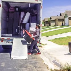 Royal Bomb Movers