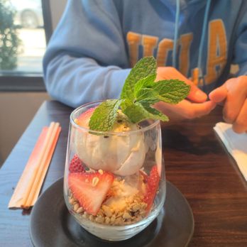 Variable Cafe - Vanilla Parfait - Vegan Near Me - Los Angeles, California