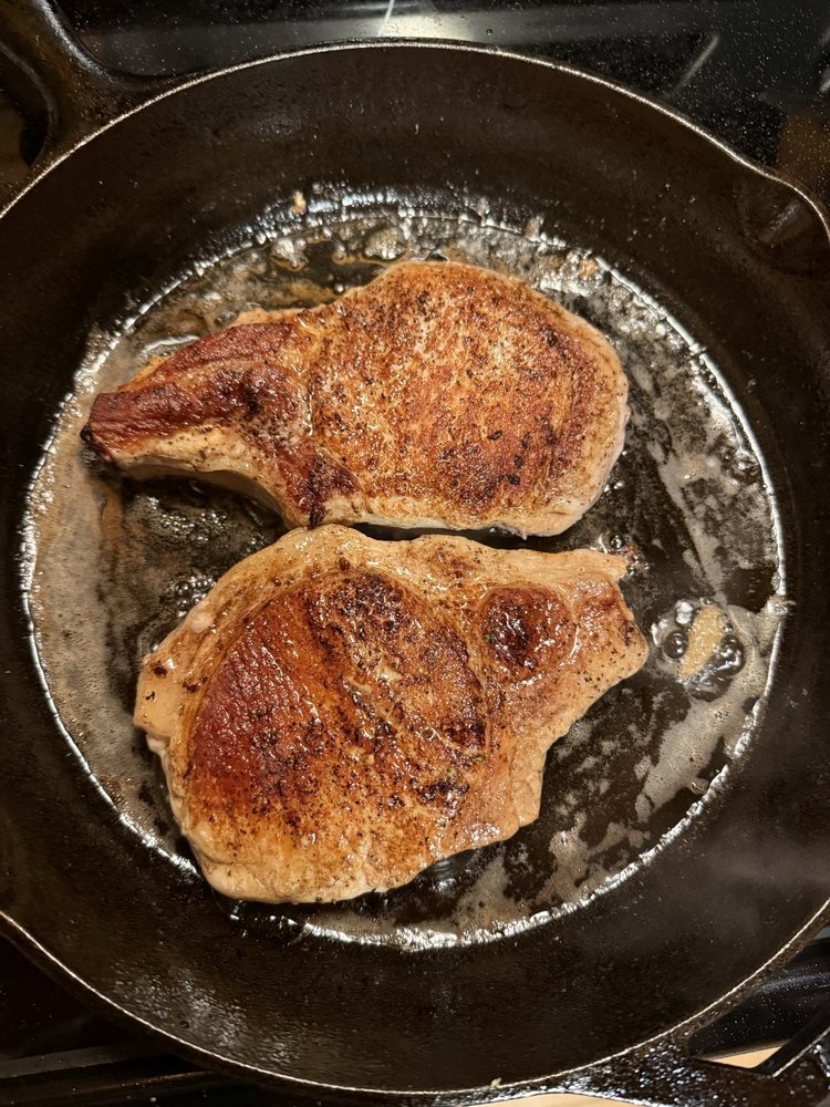 Carlisle's Meat Market Logo