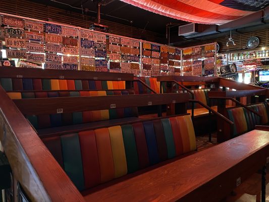 Barney's Beanery by null