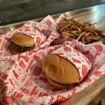 LIL WOODY’S - Updated February 2026 - 765 Photos & 1084 Reviews - 1211
