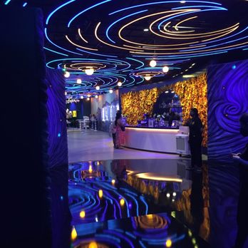 Immersive Van Gogh Exhibit - Café - Art Museums Near Me - Los Angeles, California