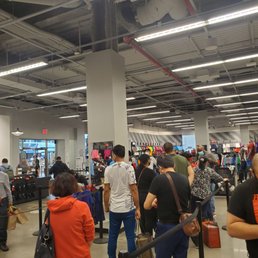 nike factory outlet flushing