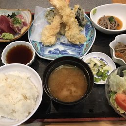 Tempura and sashimi (teishoku) combo! Onolicious! Tempura and sashimi (teishoku) combo! Onolicious!