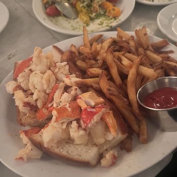 Neptune Oyster - Lobster roll - Seafood Near Me - Boston, Massachusetts Neptune Oyster - Lobster roll - Seafood Near Me - Boston, Massachusetts
