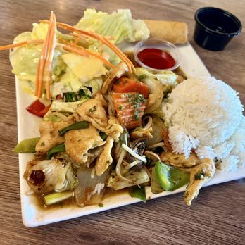 Gata Thai Cuisine - Mixed Vegetables with chicken lunch special - Thai Near Me - Henderson, Nevada Gata Thai Cuisine - Mixed Vegetables with chicken lunch special - Thai Near Me - Henderson, Nevada