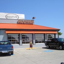 Hooters of Denton