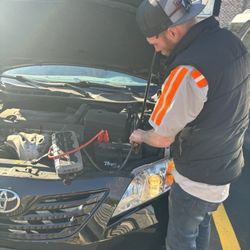 Belmont Kolmar Towing - Kyle is jumping my car