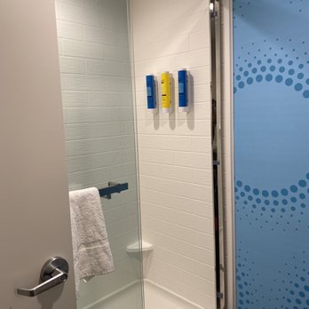 Tru by Hilton Lafayette River Ranch - Shower - Hotels Near Me - Lafayette, Louisiana Tru by Hilton Lafayette River Ranch - Shower - Hotels Near Me - Lafayette, Louisiana