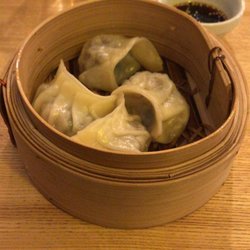 mani mogo - Mul Mandu - gedämpfte Teigtaschen mit Rindfleisch und Sojasosse