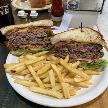 Cross Eyed Cricket - Amazing burger omg best burger and fries I have had in long time. - Comfort Food Near Me - Evansville, Indiana Cross Eyed Cricket - Amazing burger omg best burger and fries I have had in long time. - Comfort Food Near Me - Evansville, Indiana