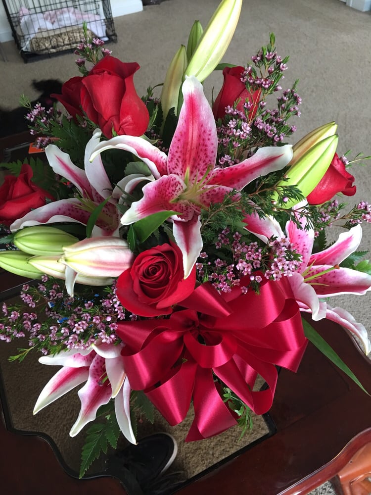 WHITE COTTAGE GARDENS Updated October 2024 194 Guy Park Ave