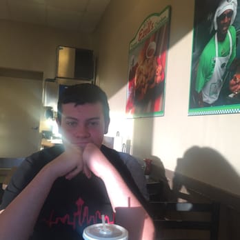 Ezell's Famous Chicken - Waiting for some gooood chicken!! - Southern Near Me - Kent, Washington