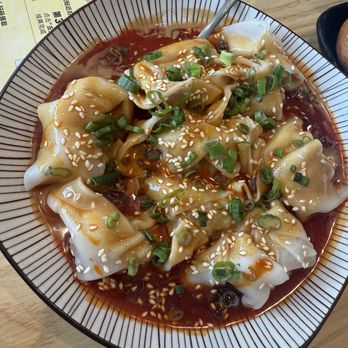 Lao Wu Authentic Shanghai Dumpling - C6. Pork Wontons in Spicy Sauce 1/5 not good - Shanghainese Near Me - Edison, New Jersey