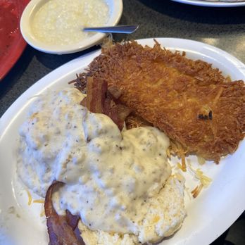Billy Gail’s - Branson - Sloppy biscuit - American Near Me - Branson, Missouri