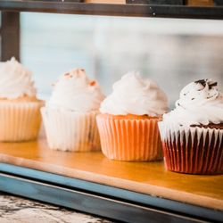 Ana's Confections - Cup cakes