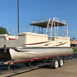 Red Tide Boat Rentals - 28ft Pontoon Boat.