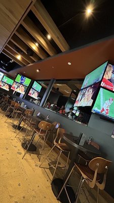 Tom's Watch Bar - National Harbor by null