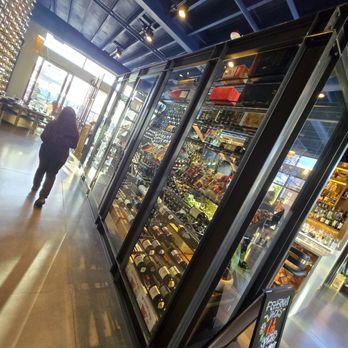 Fisherman Jack's - Wine cooler - Seafood Near Me - Everett, Washington