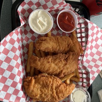 Miriam's Little Restaurant - Chicken Strip Basket with Ranch and Ketchup. (Ranch is pretty delicious!) - Fast Food Near Me - Seaside, Oregon
